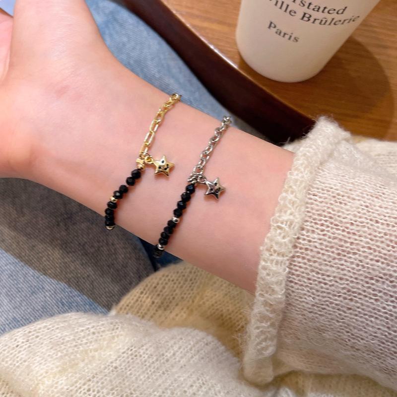 Korean Women's Hot-Selling Luxury Star Bracelet: High-End, Niche, Stitching Chain, Celebrity Style Jewelry.