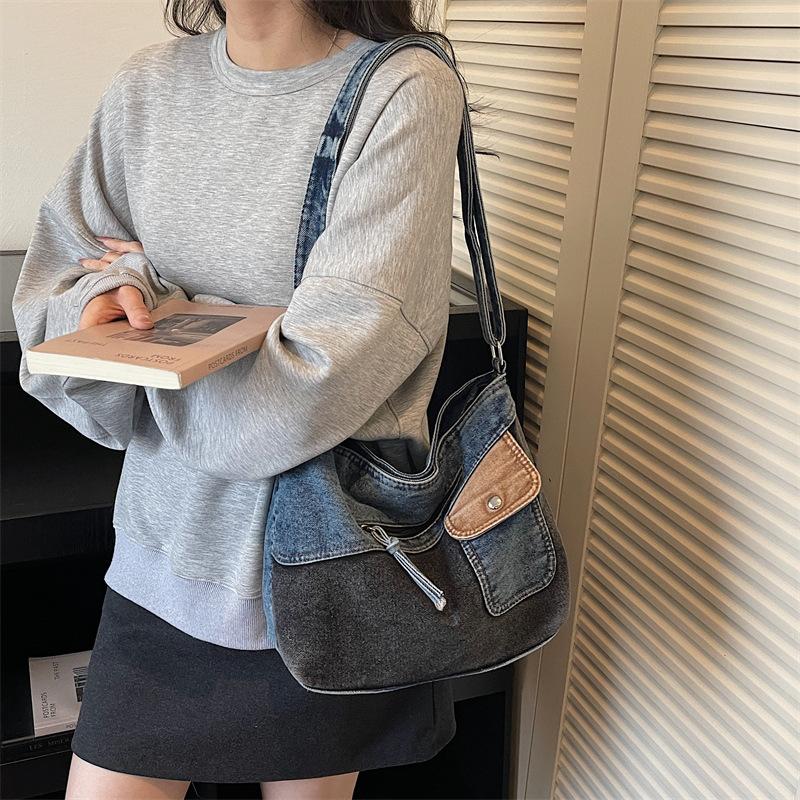 New Fashi Denim Shoulder Bag Casual Patchwork Crossbody Bag Large Capacity Trendy Fashiable and Versatile Commuting Bag