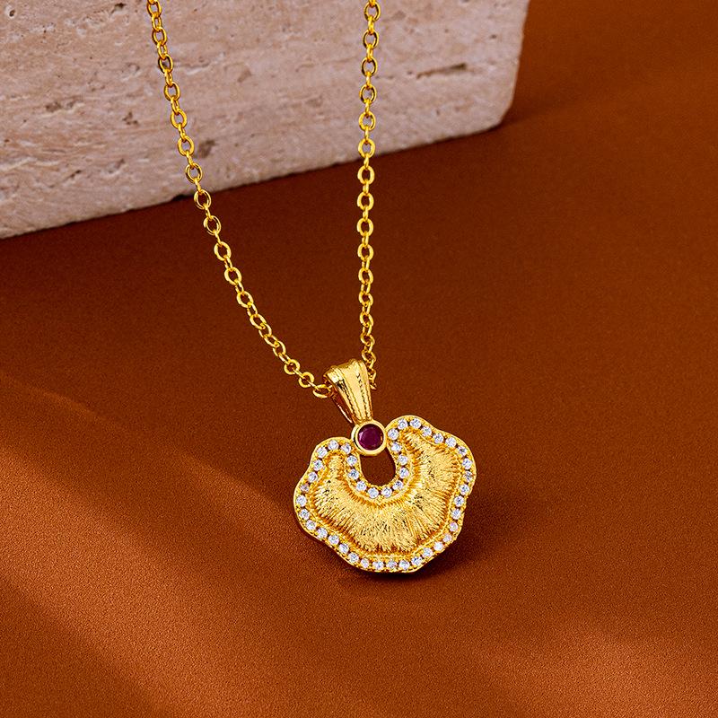 Pandantiv Antic Zirconiu Aur Nor Blocare: Bijuterii Retro pentru Femei