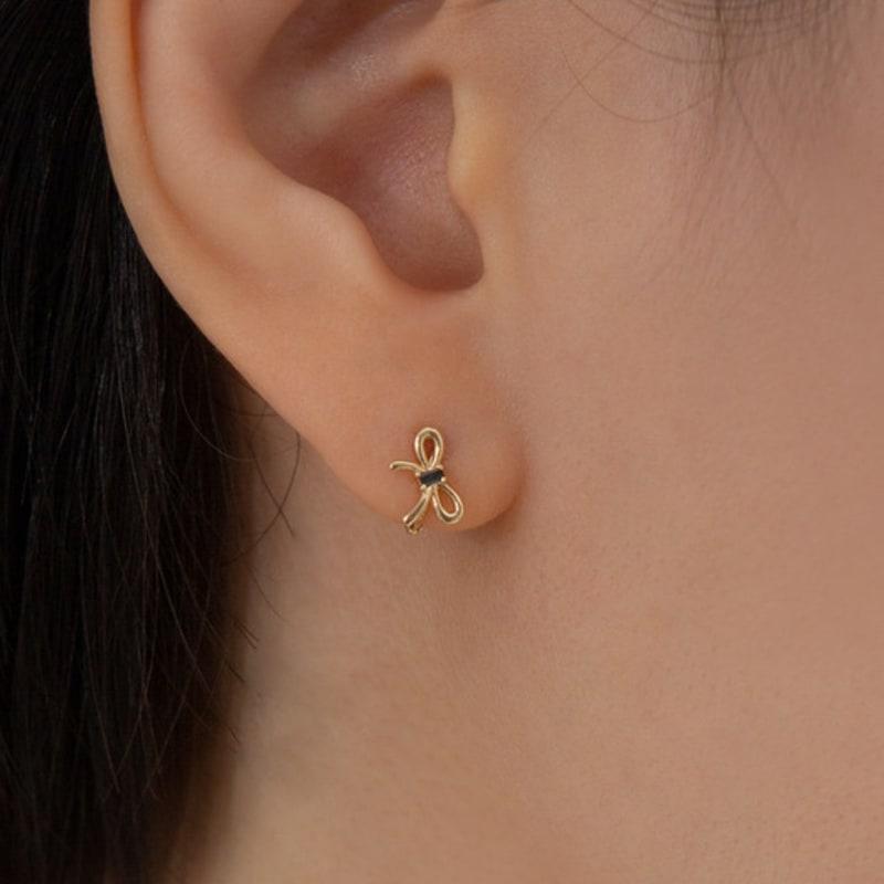 LUNNE 14k Baguette Stone Ribbon One-Touch Earrings (14k Gold) #LFE11