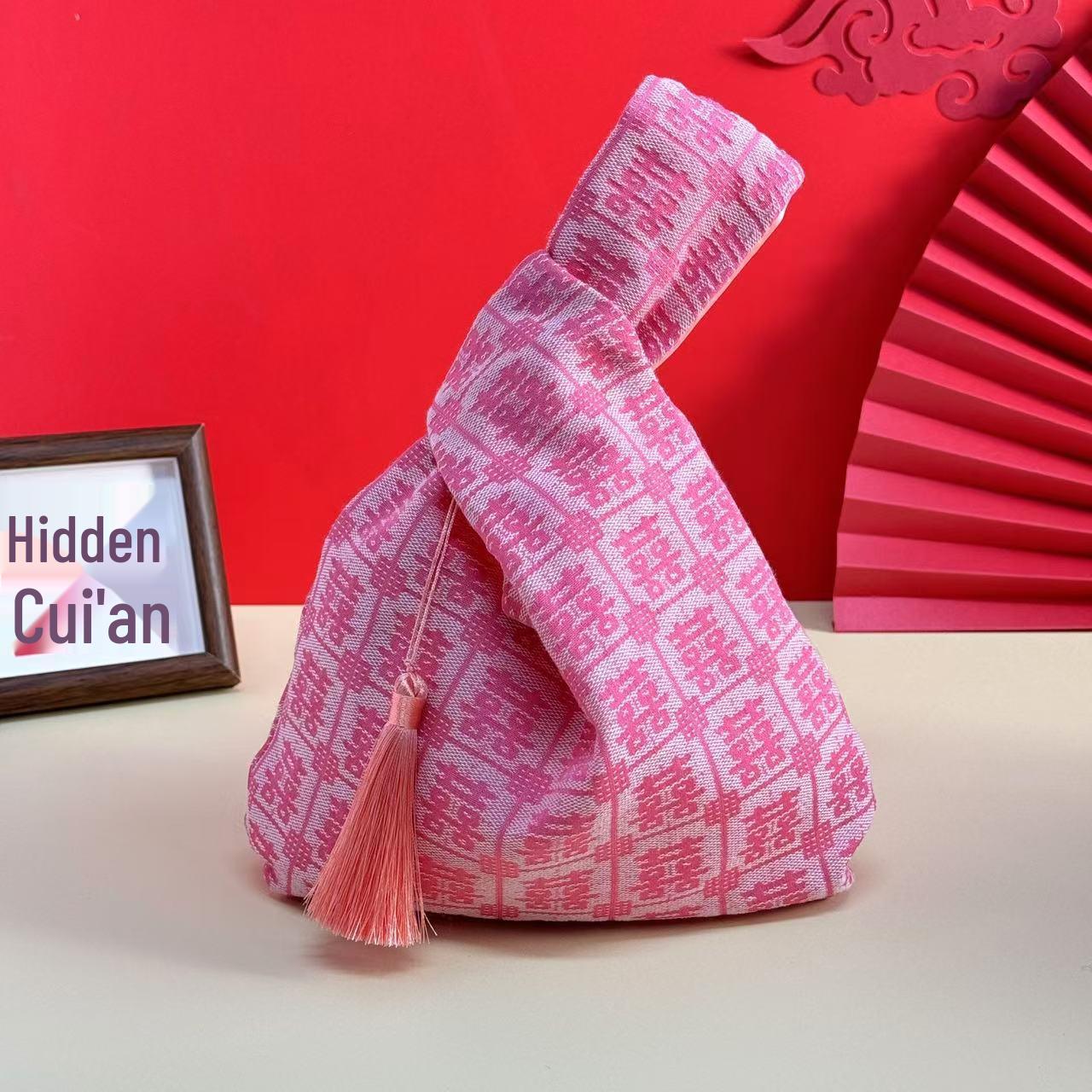 Elegant Wedding Gift Bag: Chinese Style Bridesmaid Handbag with Golden Accents
