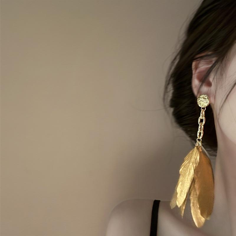 Silver needle round feather earrings simple high-end long earrings Bohemian retro temperament earrings women