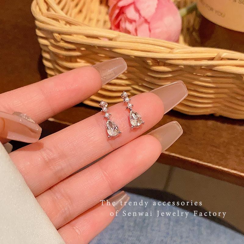 Flash diamond water drop pearl stud earrings women's small temperament Internet celebrity earrings New earrings
