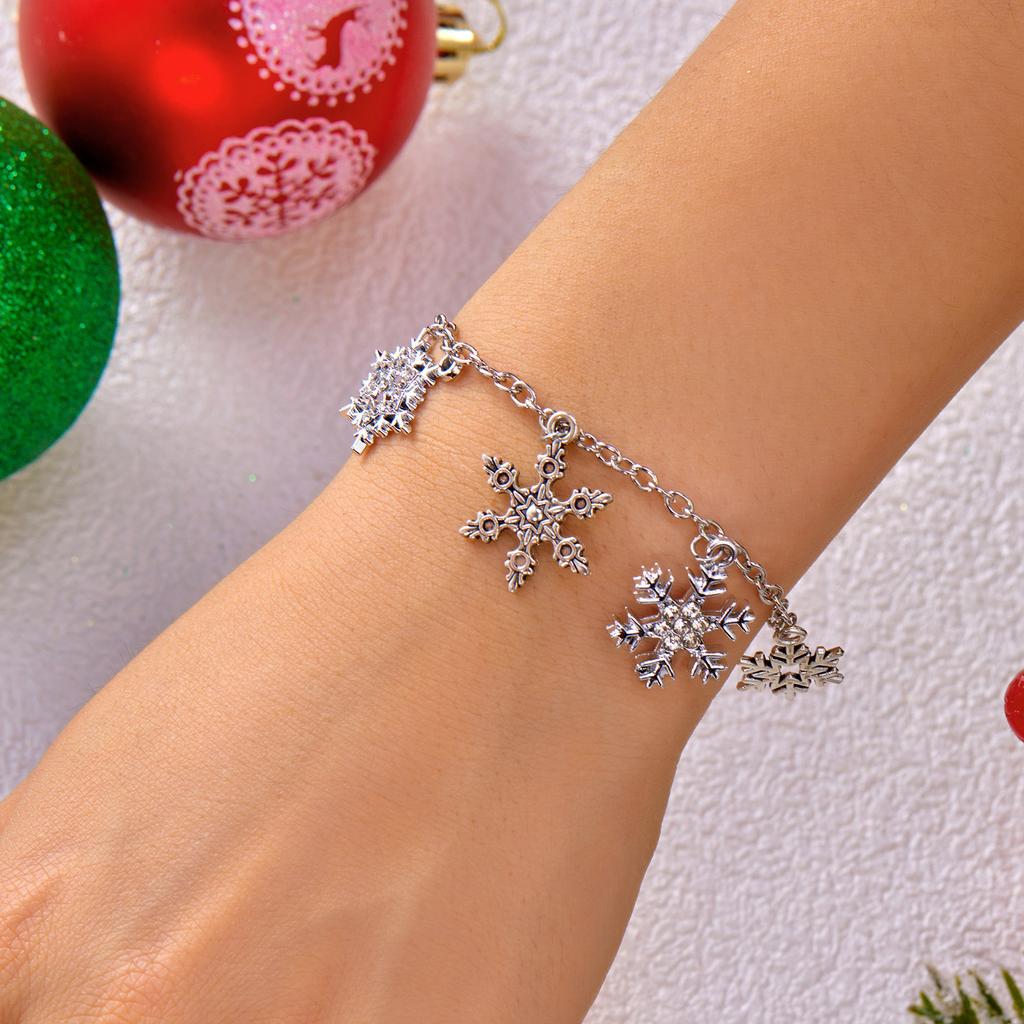 Christmas Theme Metal Crystal Resin Pendant Bracelet for Women Fashion Rhinestone Shiny Bangle Party Festival New Year Jewelry