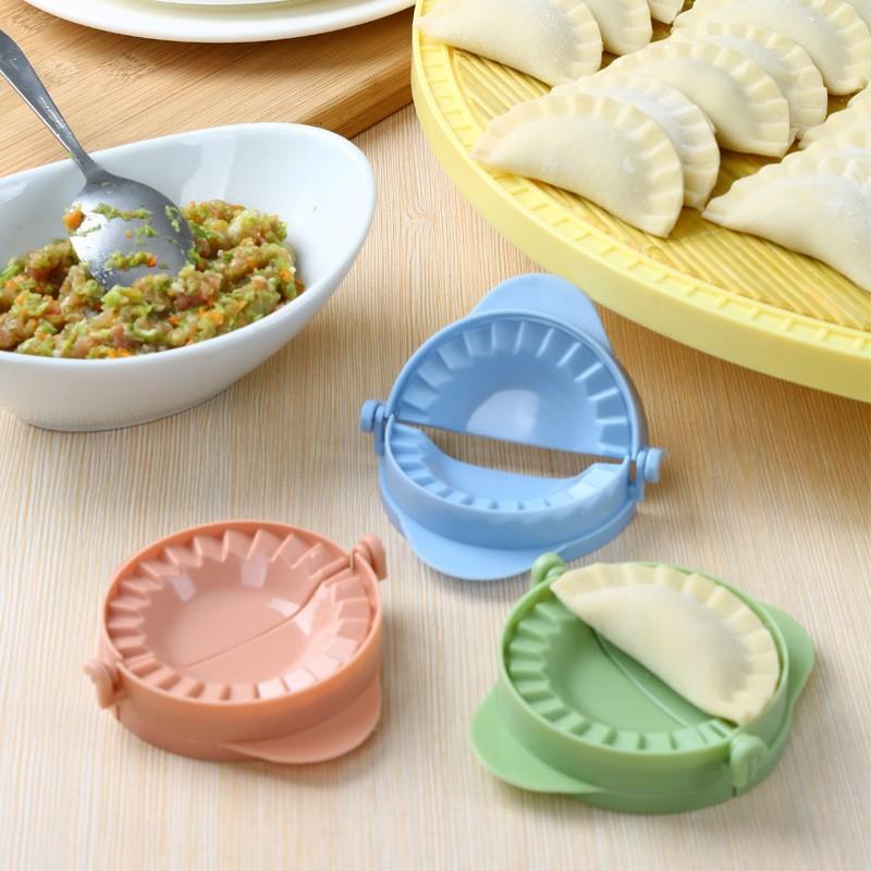 Mini Manual Dumpling Maker Kitchen Tool for Home Use