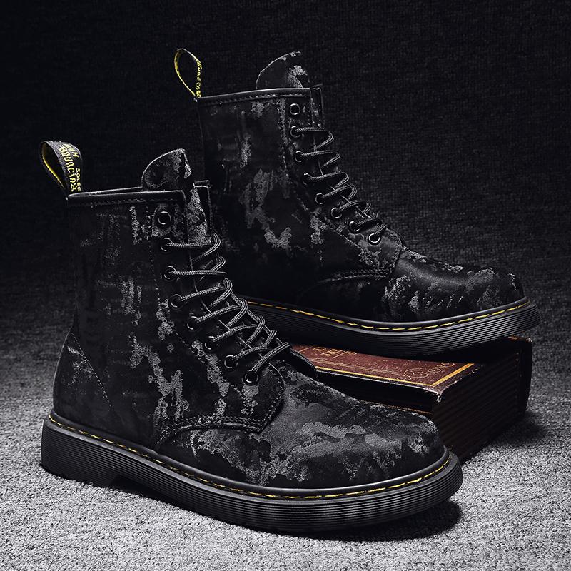 Neueste Herrenstiefel Schnürschuhe Herren Freizeitschuhe Rutschfeste Outdoor-Schuhe Retro-Trend Männliche Bequeme Stiefeletten Mode Wildlederschuhe Mann