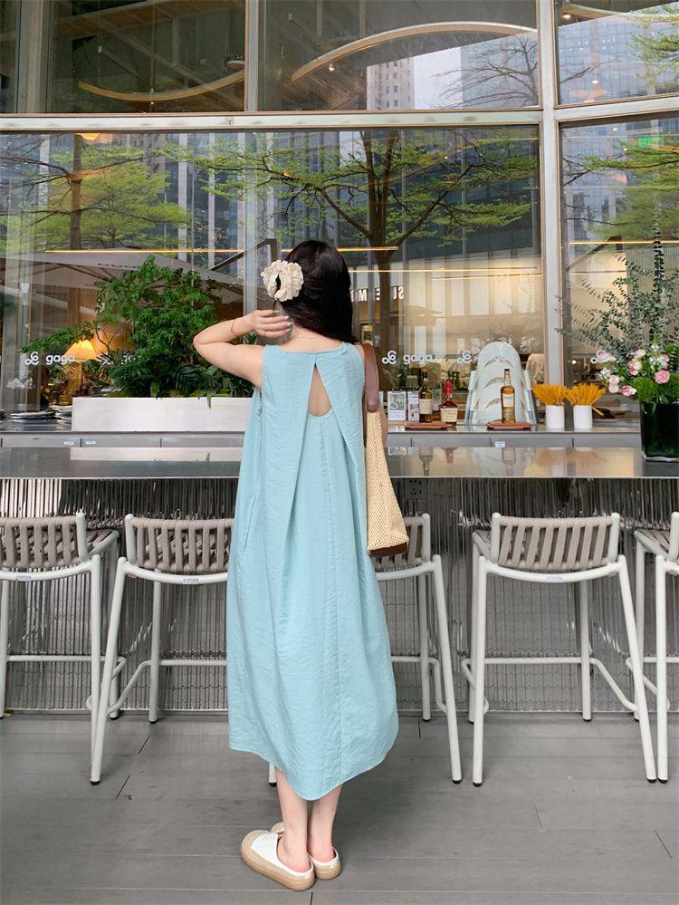 2026 Women's Summer French Backless Sleeveless Pleated Sling Dress