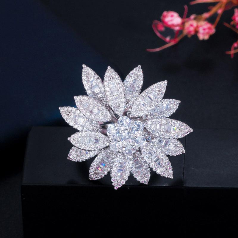 J0110 Przesadny Celebrycki Temperament Damski Pierścionek Lekko Inkrustowany Cyrkonem Pierścionek Kwiatowy