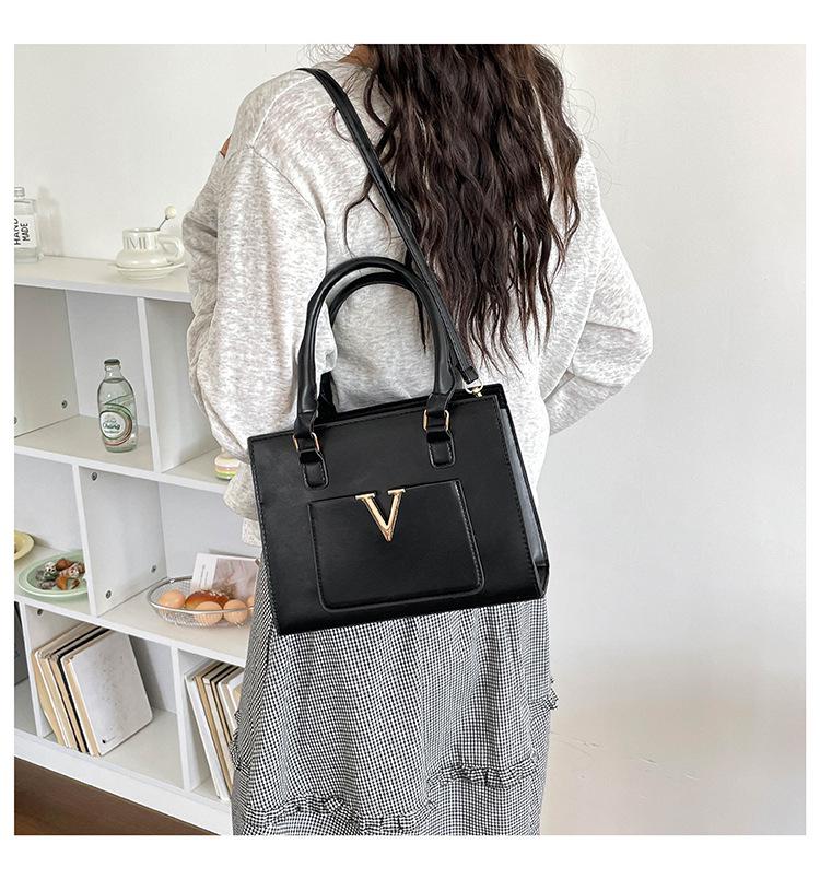 Summer 2026 Women's Embossed Letter Tote: European & American Fashionable Versatile Handbag/Shoulder Bag
