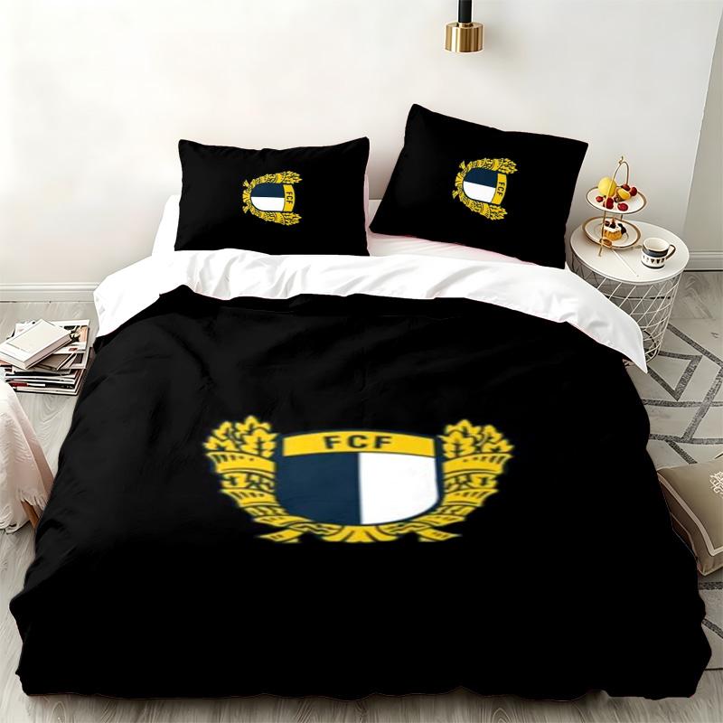 FC Famalicao 3pc set Perfect for bedroom use Comfortable bedding set includes a duvet cover and two pillowcases Ideal birthday or Christmas gift