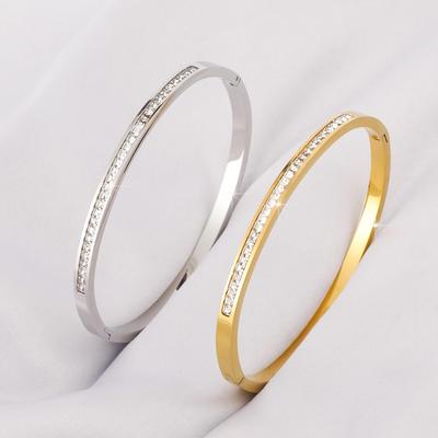 Braccialetto a Cuore in Acciaio Inossidabile con Intarsio di Diamanti per Ragazze - Stile Moda Europeo & Americano di Alta Gamma