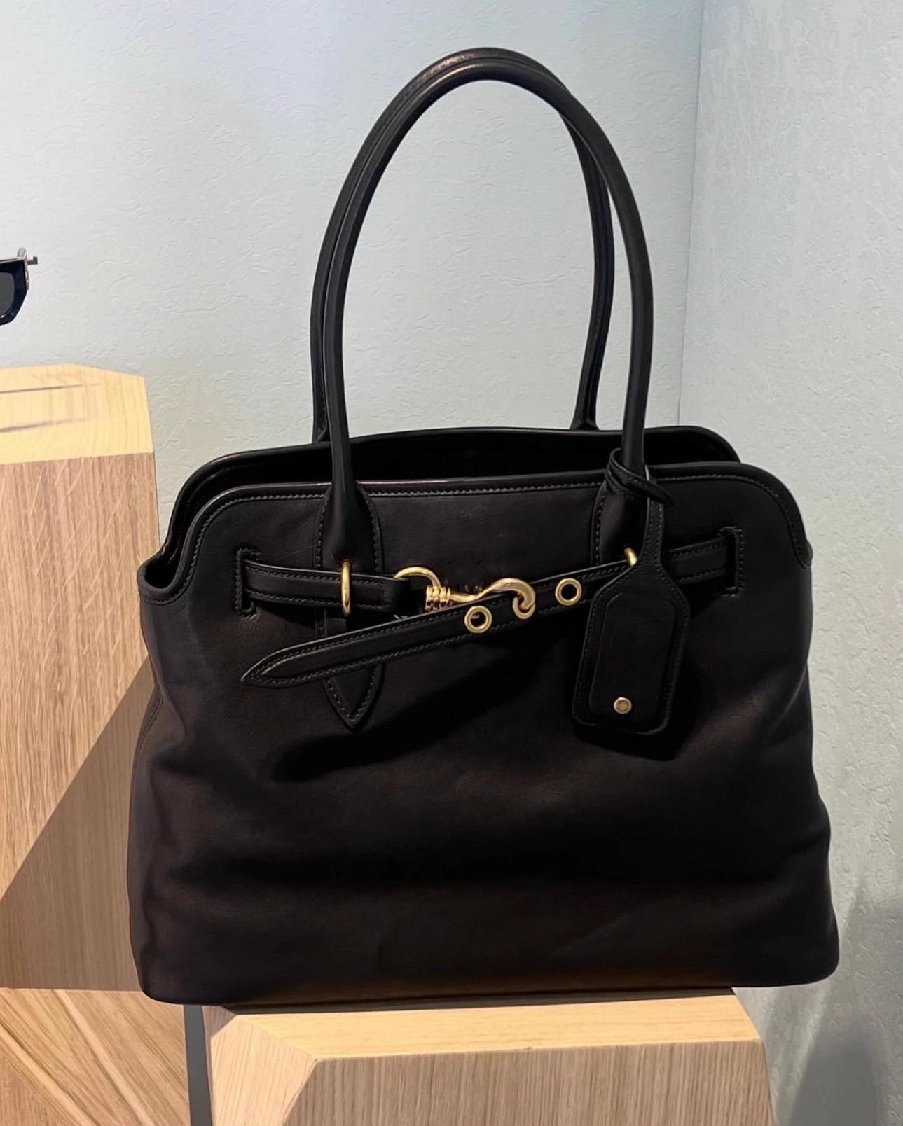 

2024 Trendy Retro Brown Handbag: Internet Celebrity Single Shoulder Briefcase for Women