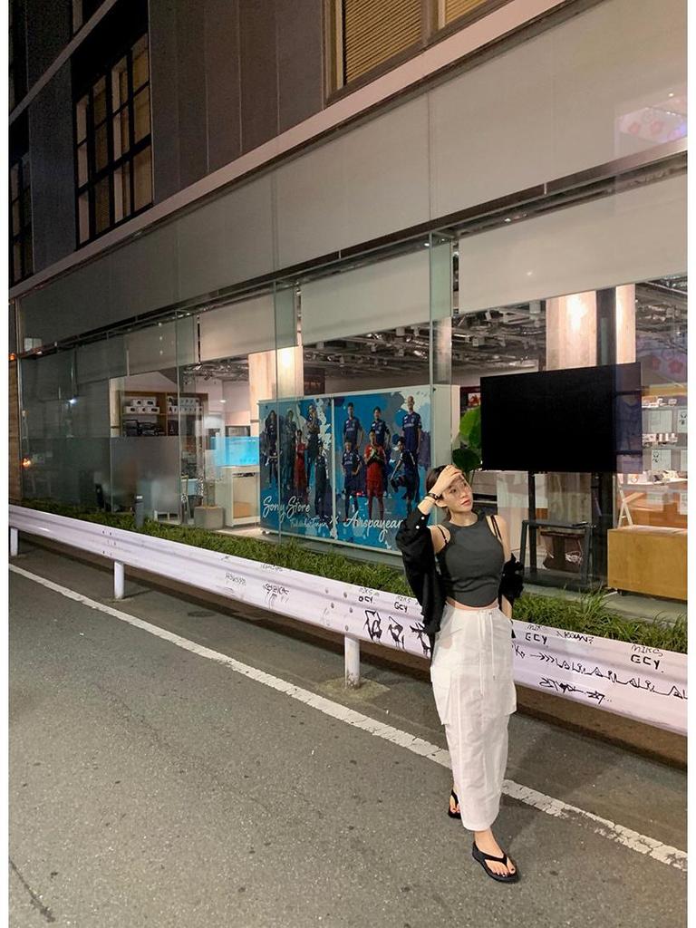 Korean Chic 2026 Spring/Autumn Casual Back Slit Double Pocket Midi Skirt for Women