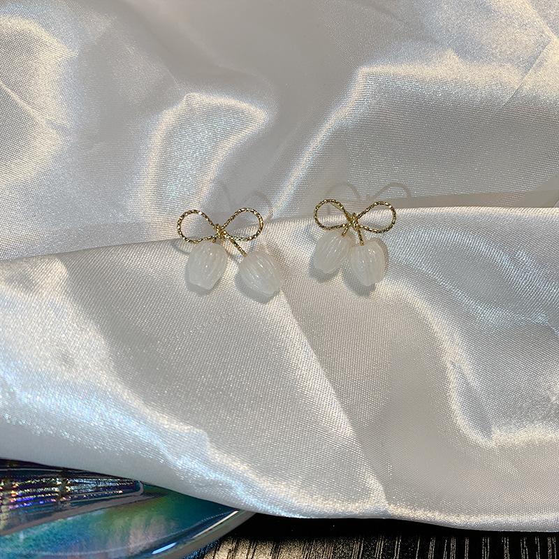 White Acrylic Tulip Bud Dangle Earrings for Women Golden Metal Hollow Bot Knot Flower Drop Earrings Party Trendy Cute Jewelry
