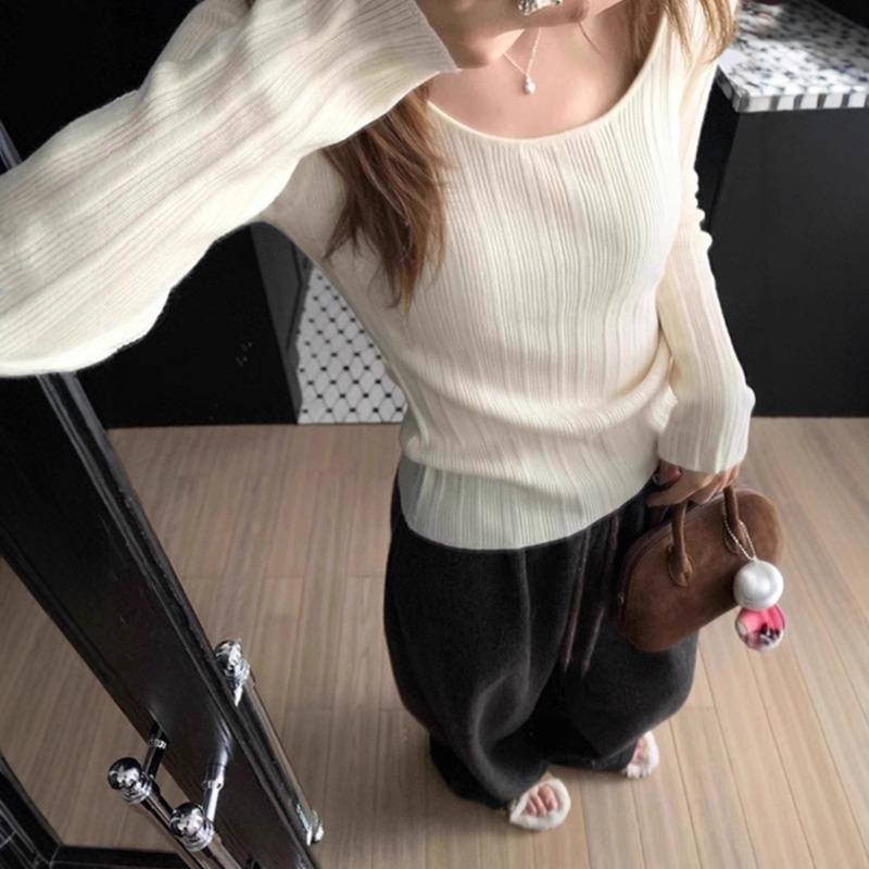 Versatile simple solid color knitted slim and thin long-sleeved T-shirt women's early autumn new skin-friendly bottoming shirt top