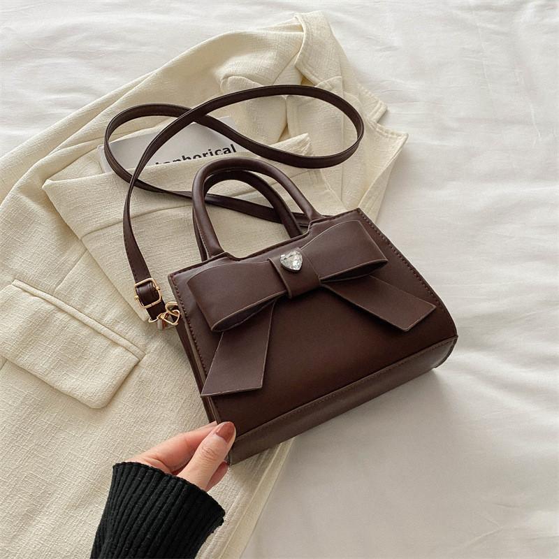 

Stylish Bow Fashion Sense Unique Tote Bag 2024 Spring New Aesthetic Ins Single Shoulder Diagonal Bag Small Square Bag White коричневий