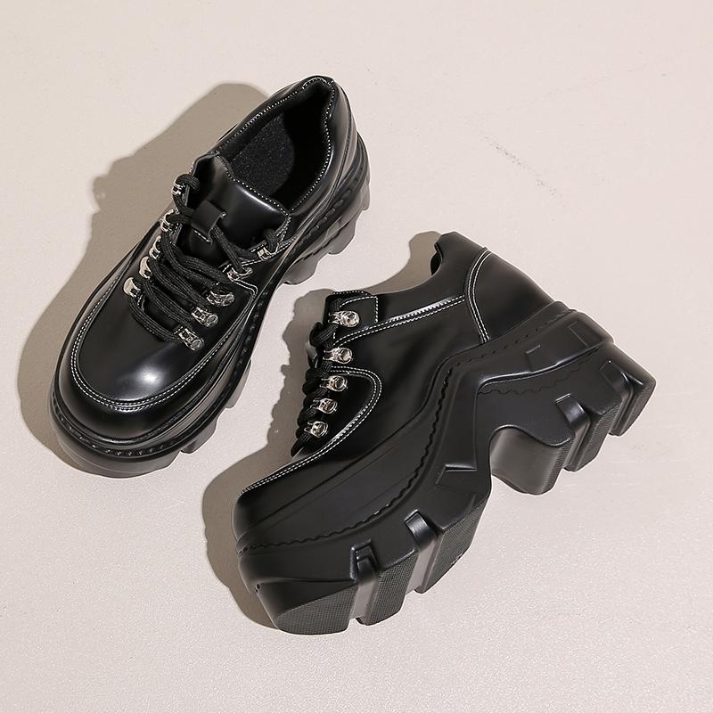 Mode 8cm Keilabsatz Dicke Sohle Mode Punk Schuhe Frau Mode Schwarze Gothic Stiefel Frauen Damen Hohe Plateau Flats Herbst 2025