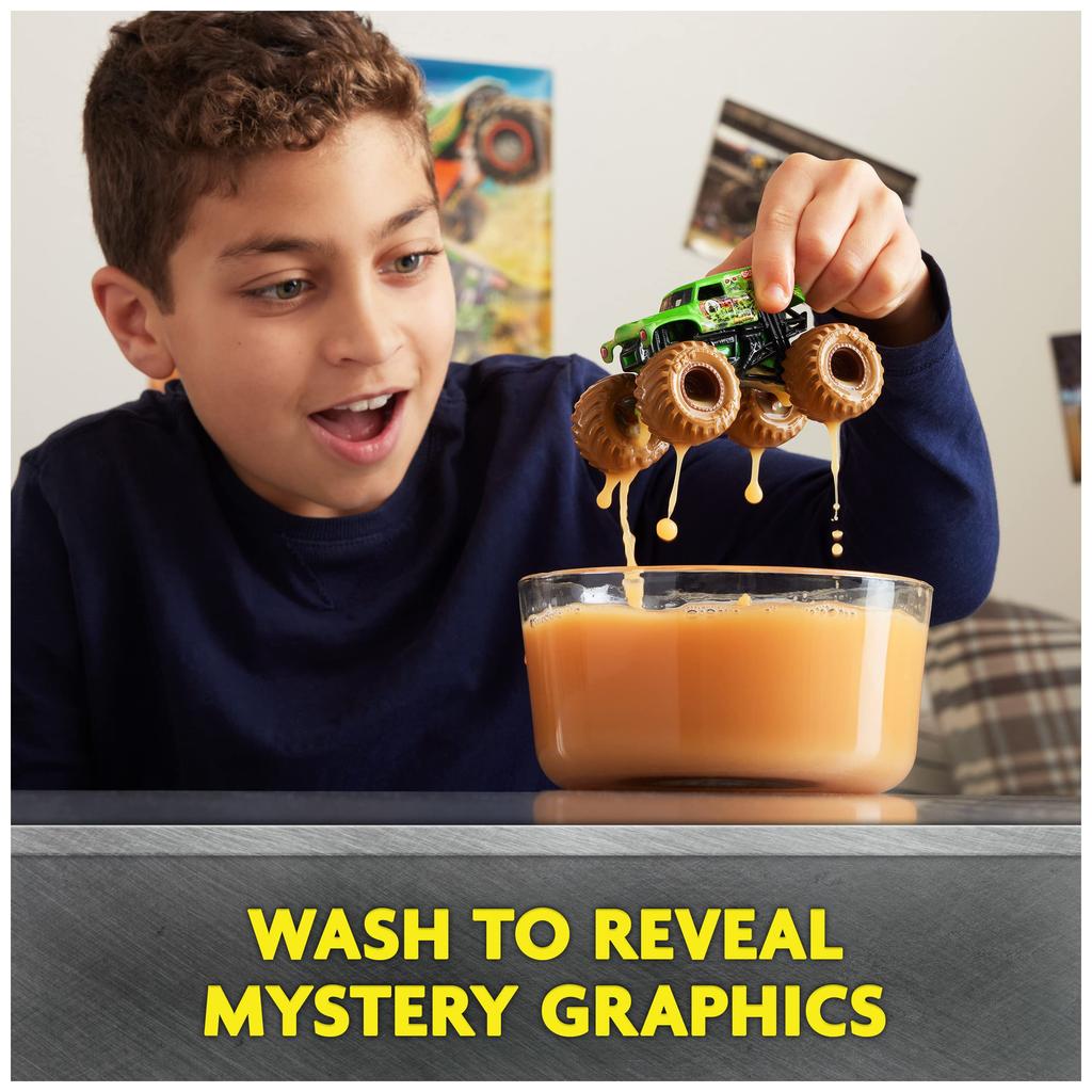 Monster Jam, Mystery Mudders Monster Truck 2-balení, Oficiální 1:64 Odlévaných vozidel, Odhalení po umytí (Styly se liší), Dětské hračky pro kluky ve věku 3+