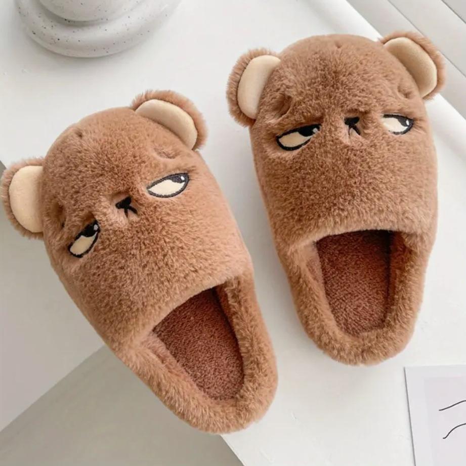 

Милые мультяшные парные хлопковые тапочки, маленькие дети среднего и старшего возраста, семья из трех младенцев, хлопковая швабра, зимняя теплая хлопковая обувь темно-коричневого