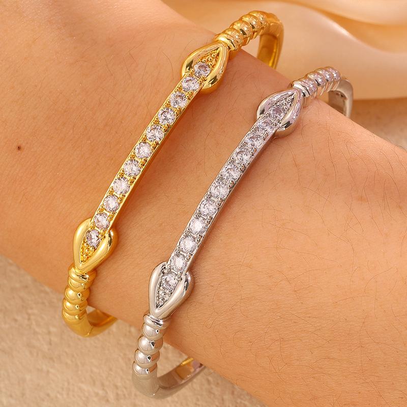 Light luxury copper gold-plated non-fading , personalized light luxury double-knot zircon , fashionable versatile