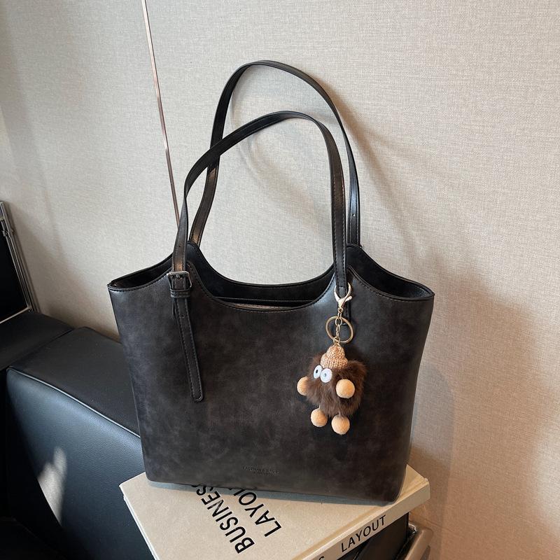 Retro texture large-capacity bag women's autumn and winter new shoulder bag premium versatile commuter tote bag