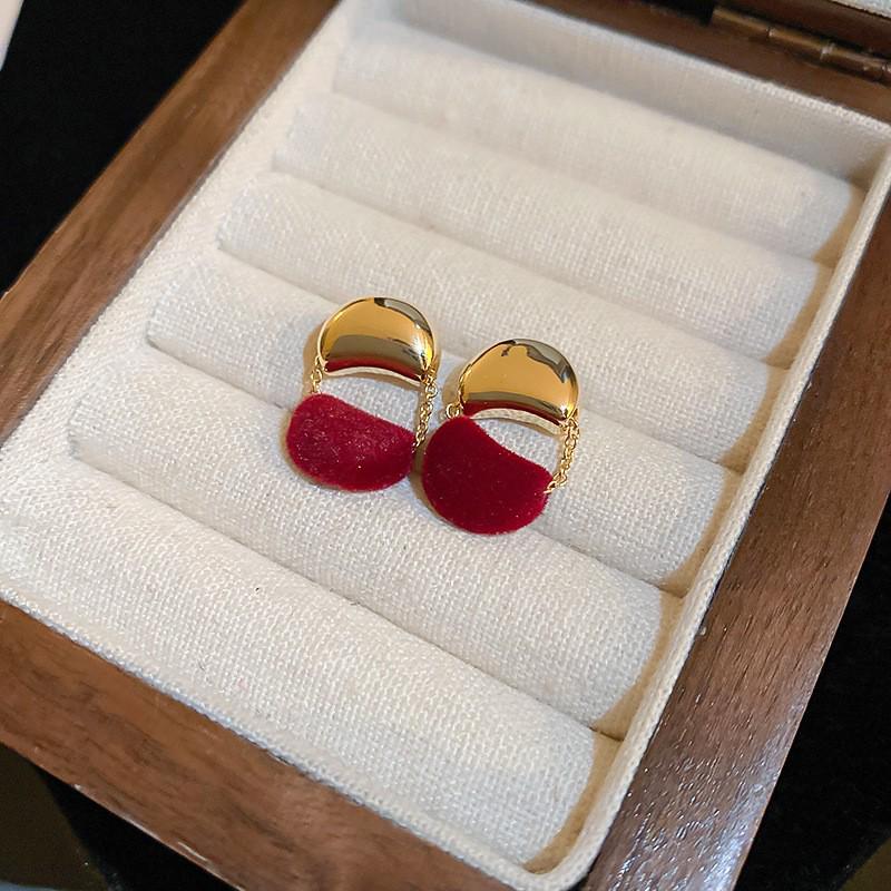 Silver Needle Red Snowflake Bow Pompon Stud Earrings - Retro & Luxurious, Ideal for Autumn/Winter