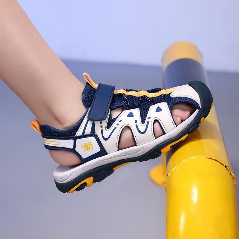 Boys Sandals Boys Shoes Sports Soft Sole Baotou Sandals Medium Large Children's Beach