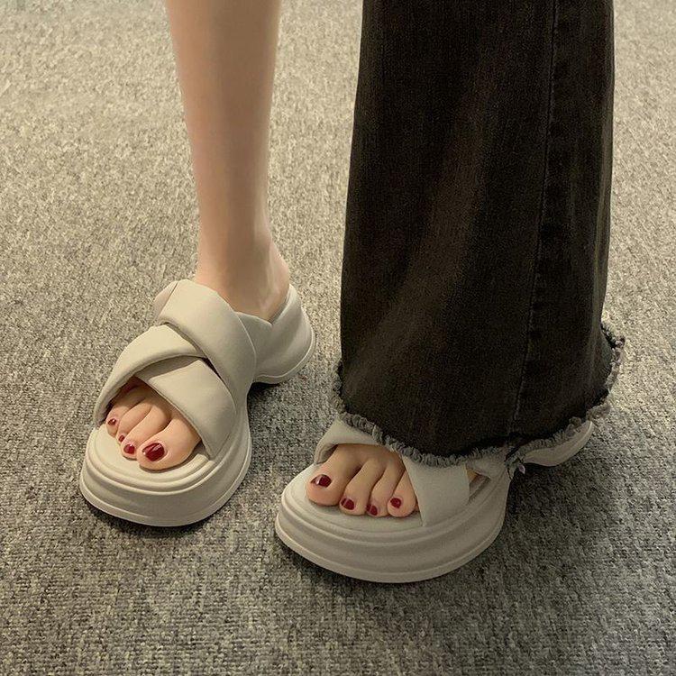 

Women s 2025 Summer Fashion Non-Slip, Thick-Soled One-Strap Slippers 36