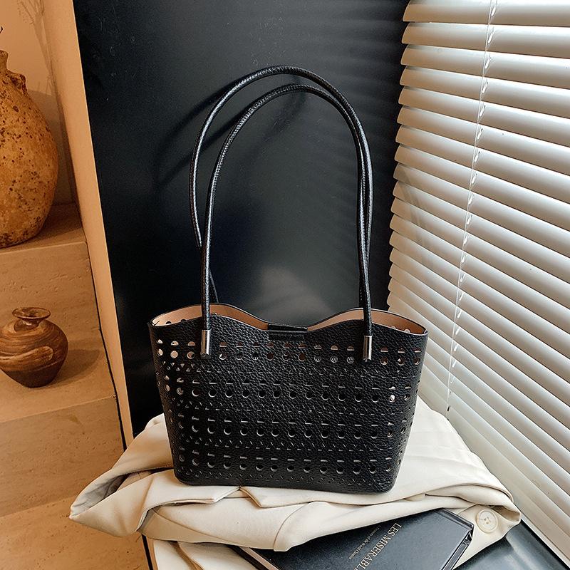 

Вместительная полая сумка женская летняя новая универсальная на плечо сумка для мамы и ребенка для отдыха и поездок сумка-тоут чёрный