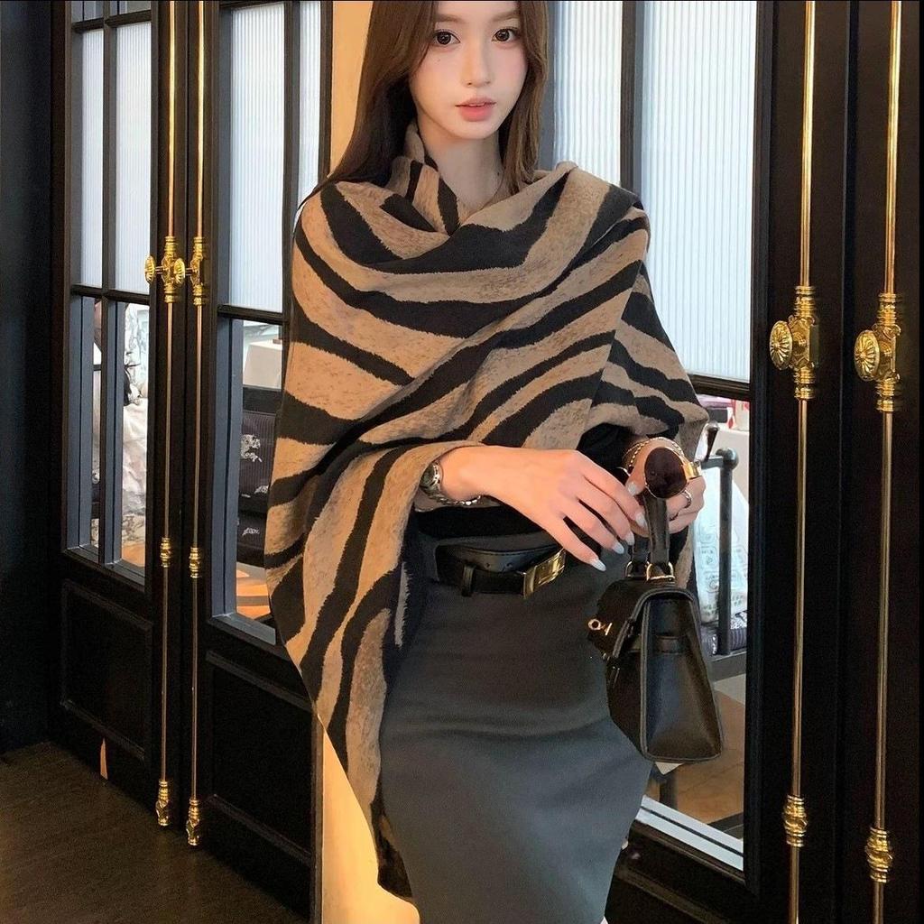 Light Luxury Women's Zebra & Leopard Print Scarf - Autumn Arrival, Retro European & American Style, Versatile Warm Silk Shawl