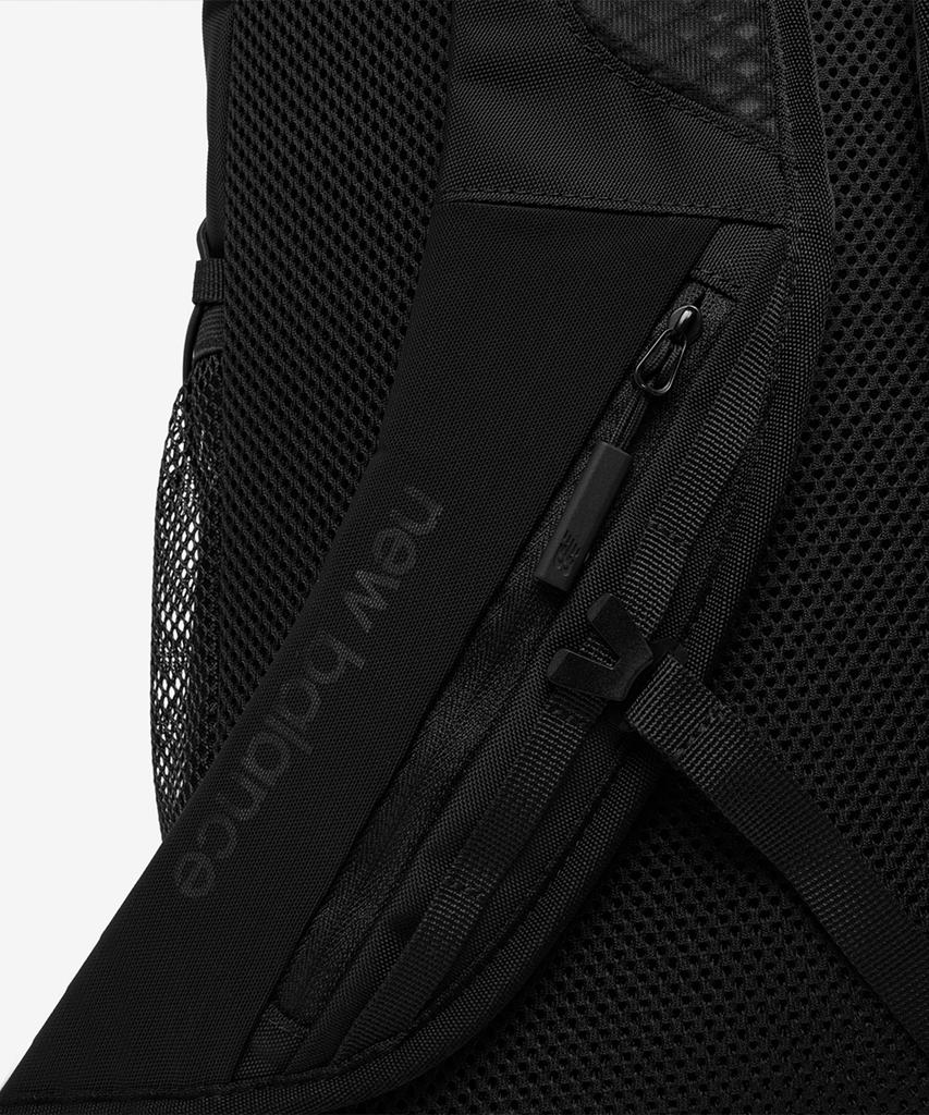 New Balance Nbgcgss106 / Trail Boost Backpack (Black)