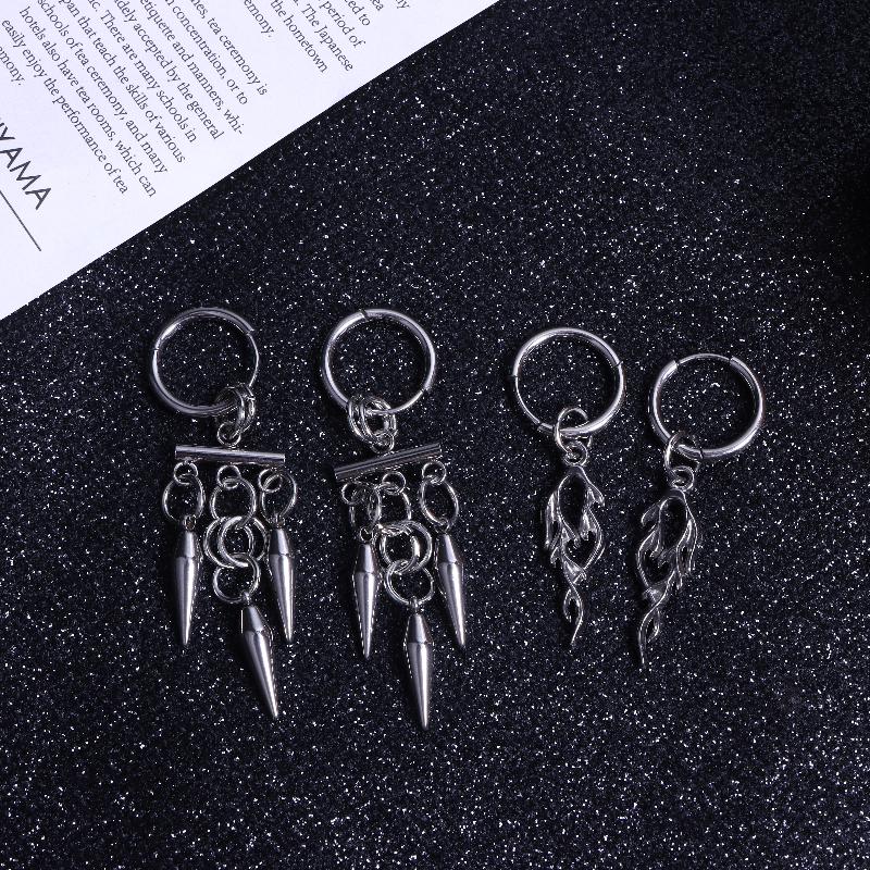 Boucles d'oreilles créoles à pointes en acier inoxydable punk gothique pendant pour unisexe Y2K chaîne pompon boucles d'oreilles pendantes