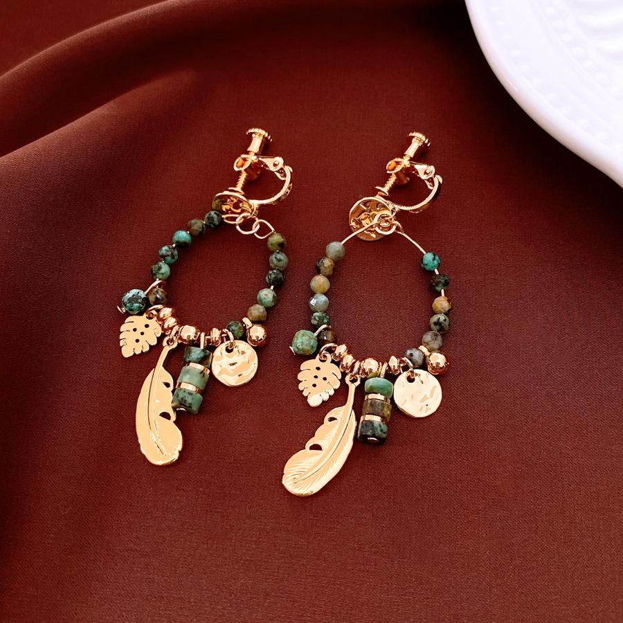 

Серьги-пуссеты из настоящего золота 14 карат с посеребренной иглой, с камнями и перьями, в стиле ретро, этнические, дизайнерские, нишевые