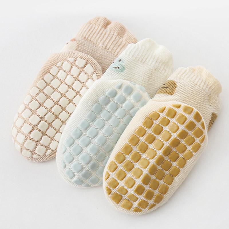 Childrens Non-Slip Socks Cute Cartoon Pattern Kids Boys Girls Floor Socks Comfortable Breathable for Toddler