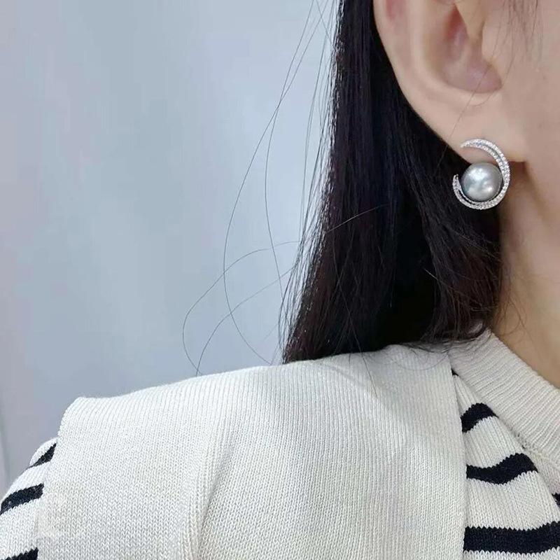 High-end elegant earrings, moon zircon imitation pearl earrings, banquet light luxury atmospheric versatile jewelry