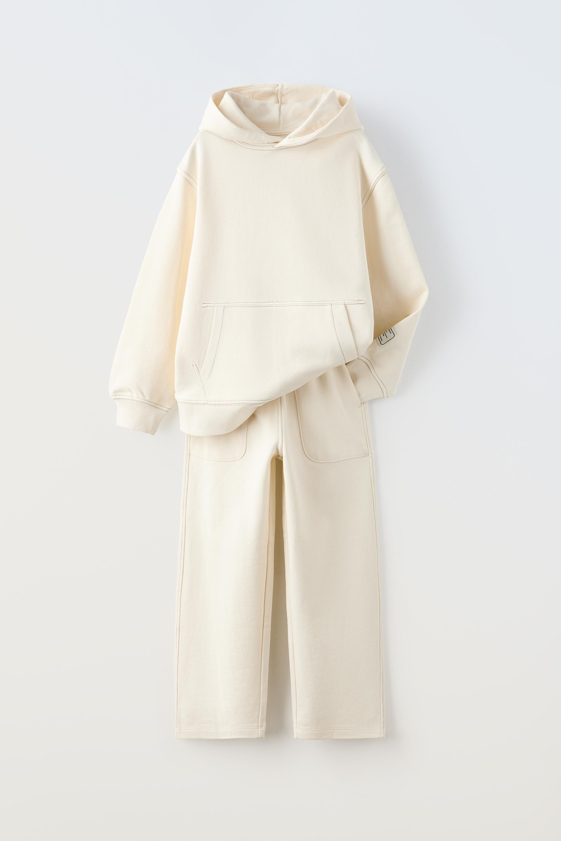 

КООРДИВНАЯ ХУДИ И БРЮКИ С ПЛЮШЕВОЙ ОТСТРОЧКОЙ