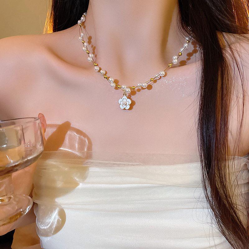 Elegant Pearl Necklace: Trendy, High-End Titanium Steel Clavicle Chain for Women