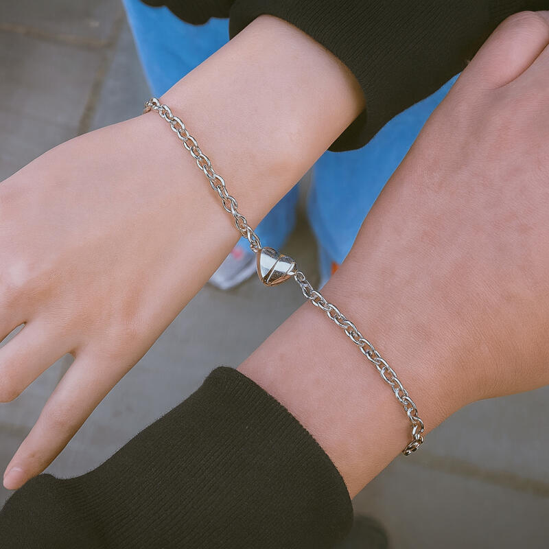 

Heart Magnet Magnetic Couple Bracelet Set, Non-Discoloring Surgical Heart Magnet Bracelet (Couple Set)