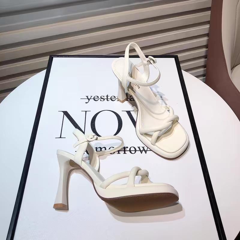 New one-word button open-toed high heels women's stiletto summer waterproof table super high-heeled sandals