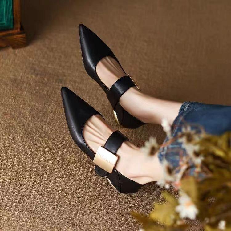 French single shoes women's spring 2025 new retro pointed flat-bottomed metal buckle color matching light mouth Mary Jane small leather shoes