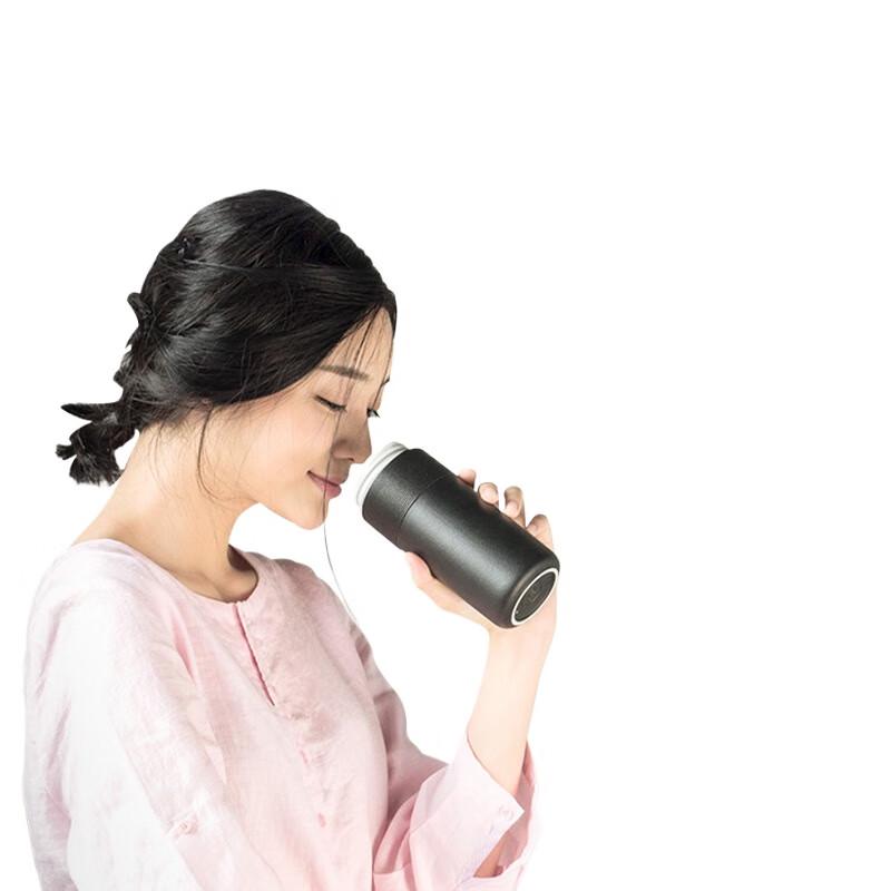 

Lu Bao Zen Style Rotating Portable Ceramic Cup