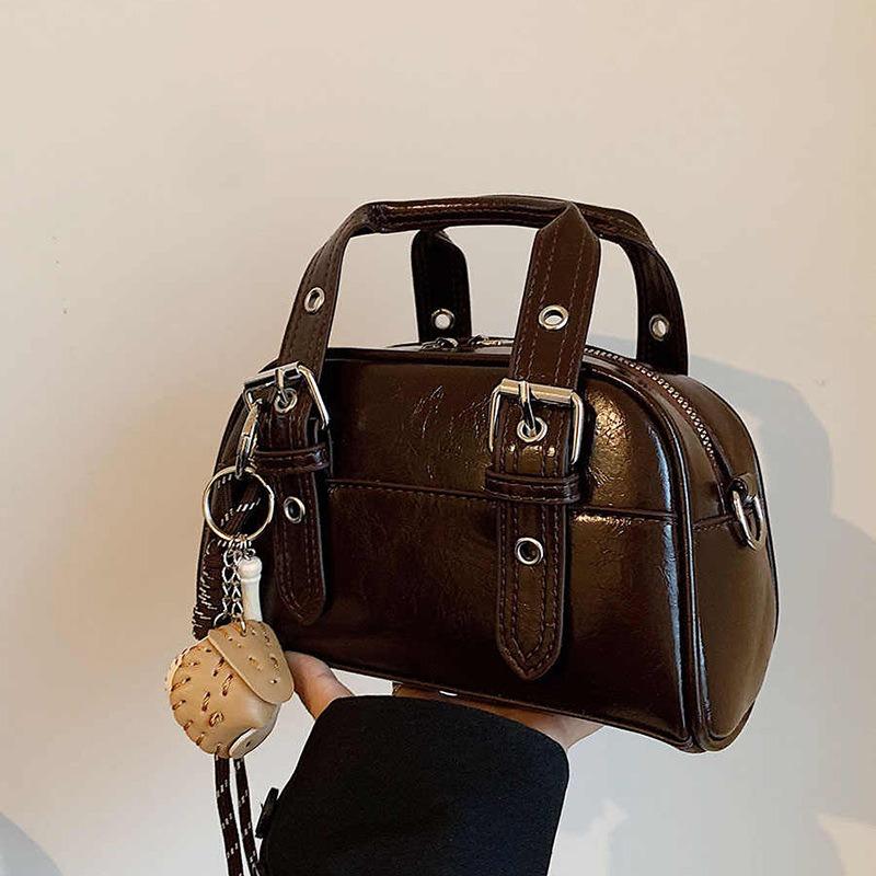 Bags New messenger bags Autumn and winter women's bags Premium small bags Retro portable shoulder pillow bags Bags