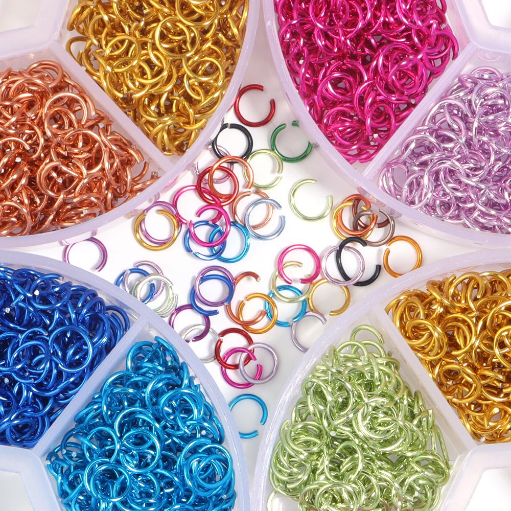 Ca. 1080 Stück/Karton 6 mm Bunte Aluminium Offene Ringe Spalt-Sprungringe Verbinder-Set für Schmuckherstellung DIY Halsketten-Zubehör