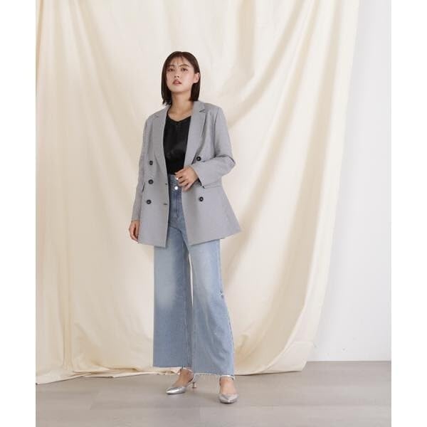 Featured in sweet magazine: Three-piece suit jacket, web-exclusive color: ecru