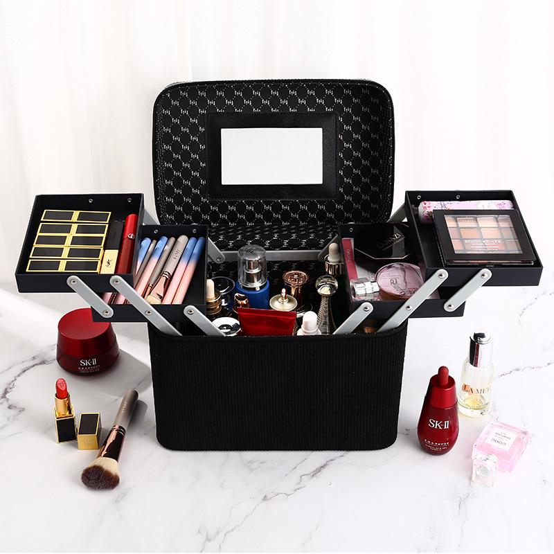 Large Capacity Minimalist Makeup and Toiletry Case for Professional Artists
