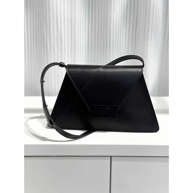 

Leather women s bag digital embossed flip niche women s shoulder bag premium texture cowhide triangle envelope oblique span bag 28*16*7.5cm