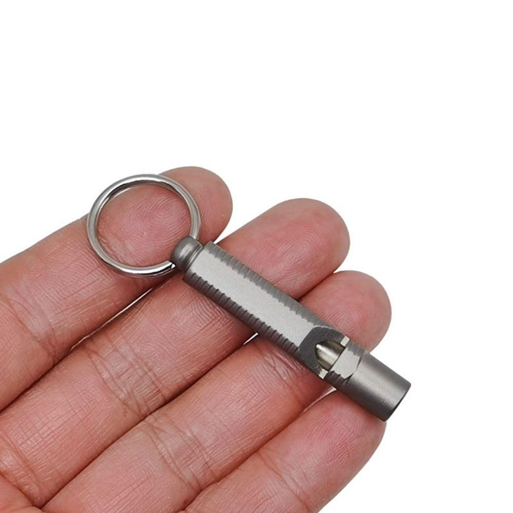 Mehrere Stile Wasserdichte Titanpfeife Tragbare Camping-Wanderpfeife Outdoor-EDC-Werkzeug