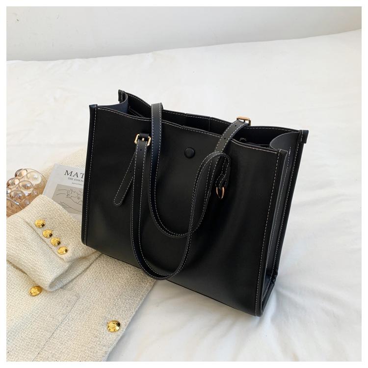 

Универсальная модная сумка женская лето 2025 новая сумка большой вместимости высококачественная текстура на плечо сумка-тоут чёрный