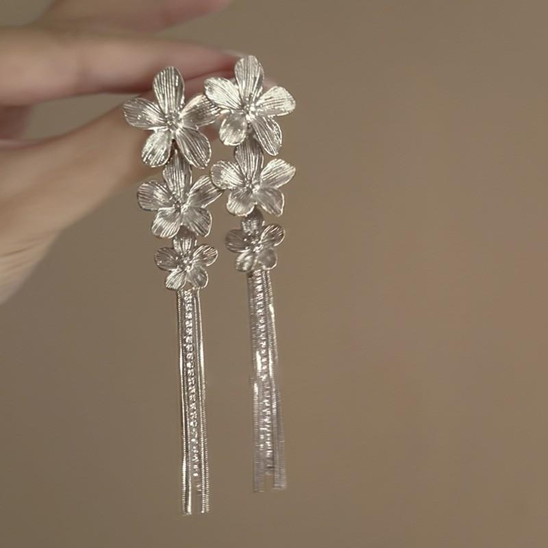 Silver needle zircon geometric fringed earrings light luxury high-end autumn and winter earrings women's new popular earrings