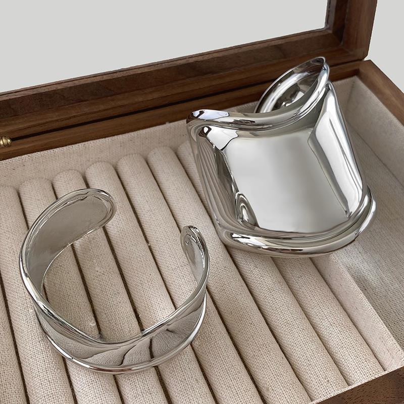 Elegant Wide-Edge Irregular Bracelet for Women - Cold Style Niche Design